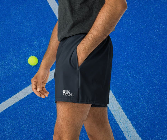 Short bleu marine GO PADEL logo blanc, coupe sport unisexe confortable, look assorti t-shirt et casquette, style padel complet